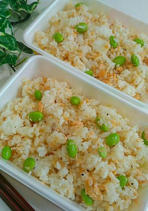 みんな大好き☆鮭と枝豆の簡単混ぜご飯-レシピのメイン写真