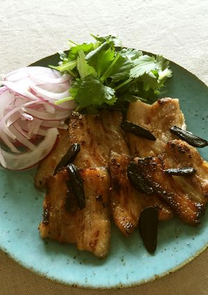 豚バラ肉のカリカリ焼きエスニック風-レシピのメイン写真