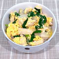 รูปของ 【健康飯!】簡単丼⭐︎我が家の鶏ニラ玉丼!