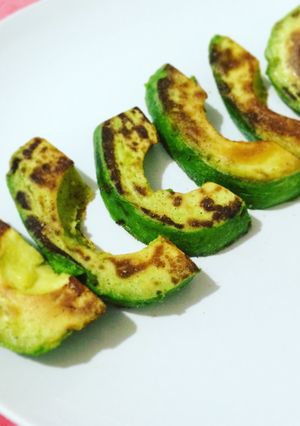 シンプル！焼きアボカド-レシピのメイン写真