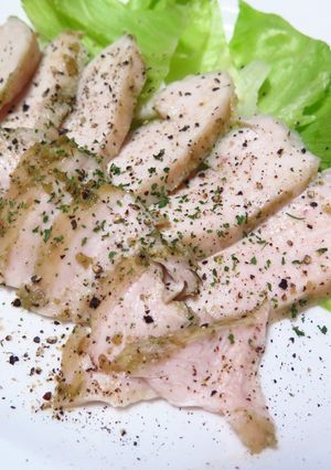鶏胸肉♪簡単しっとりジェノベーゼ鶏ハム-レシピのメイン写真