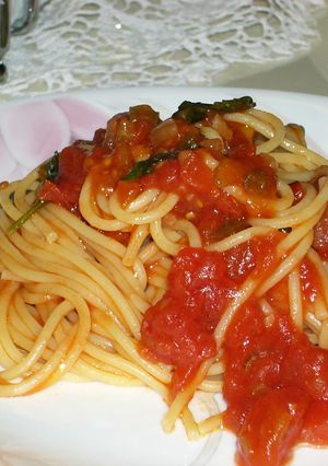 簡単バジル&トマトソースのスパゲティー-レシピのメイン写真