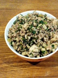 セロリの葉と挽き肉の炒め物-レシピのメイン写真