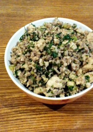 セロリの葉と挽き肉の炒め物-レシピのメイン写真