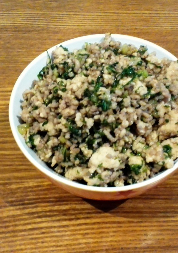 セロリの葉と挽き肉の炒め物-レシピのメイン写真