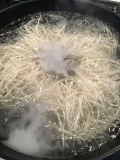 絶対に吹きこぼれない♬麺茹で方法-レシピのメイン写真