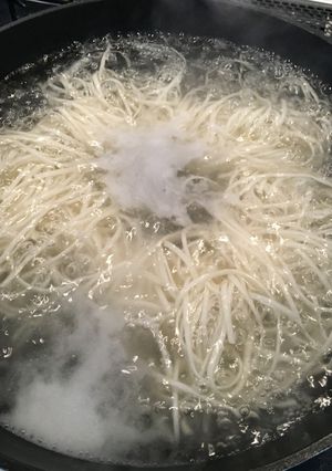 絶対に吹きこぼれない♬麺茹で方法-レシピのメイン写真