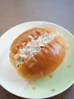 ロールパンで、ツナマヨサンド-レシピのメイン写真