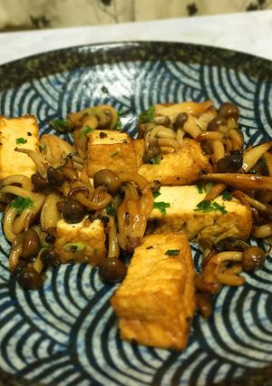 厚揚げとぶなしめじの炒め物-レシピのメイン写真