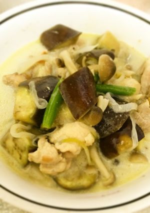 子供が好きな鶏もも肉のココナッツ煮込み-レシピのメイン写真