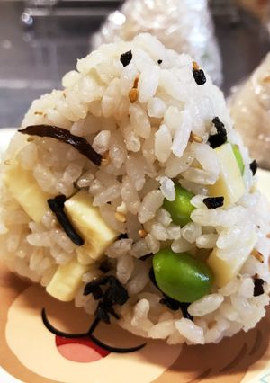 枝豆とチーズと塩昆布のおにぎり-レシピのメイン写真