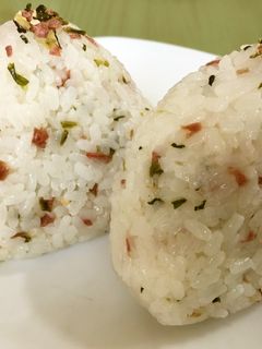 ☆梅菜めし おにぎり-レシピのメイン写真
