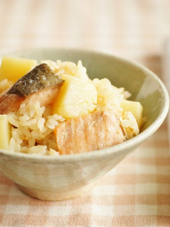 鮭のじゃがバター炊き込みご飯-レシピのメイン写真