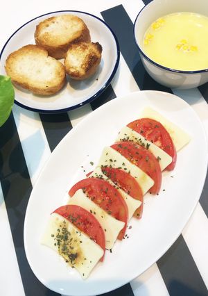 簡単！トマトとチーズのマカがけカプレーゼ-レシピのメイン写真