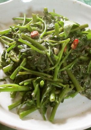 空芯菜炒め（チアシードの戻し方付き）-レシピのメイン写真