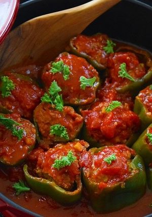 ストウブでピーマンの肉詰めトマト煮込み-レシピのメイン写真