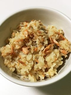 鮭の味噌炊き込みご飯-レシピのメイン写真