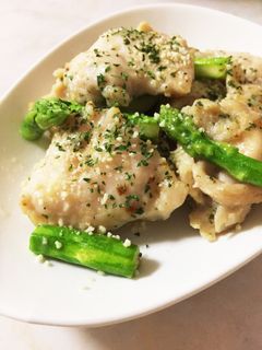 簡単!鶏むね肉とアスパラハーブチーズ焼き-レシピのメイン写真
