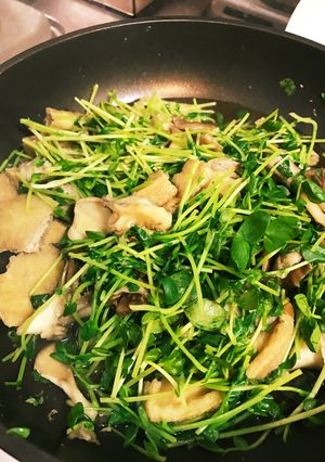 【免疫力UP!】舞茸と豆苗のお浸し-レシピのメイン写真