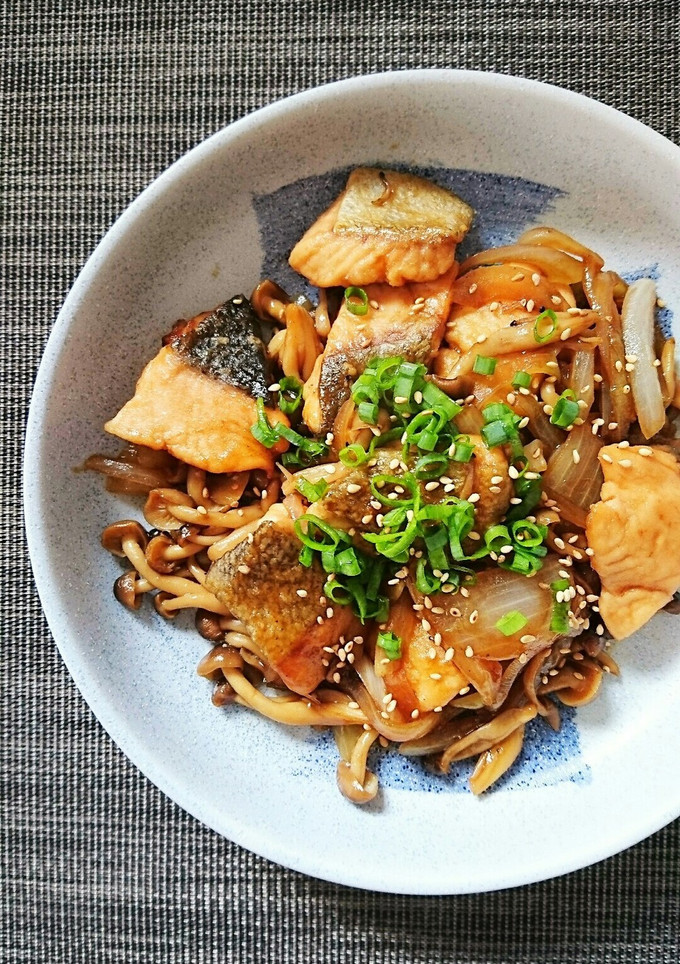 簡単☆鮭ときのこのオイスター照り焼き。-レシピのメイン写真