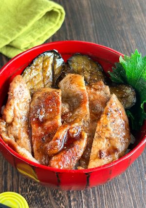 うなぎのタレ1本で♪豚肉と格子ナスのかば焼き丼-レシピのメイン写真
