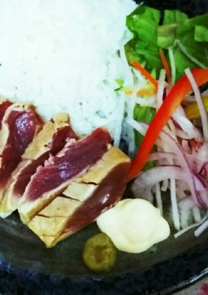 サラダとマグロの炙り漬けプレート！-レシピのメイン写真
