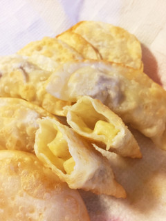 残った餃子の皮で!バナナチーズパイ-レシピのメイン写真