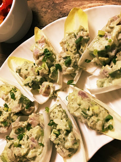 マグロとアボカドのタルタル チコリ乗せ-レシピのメイン写真