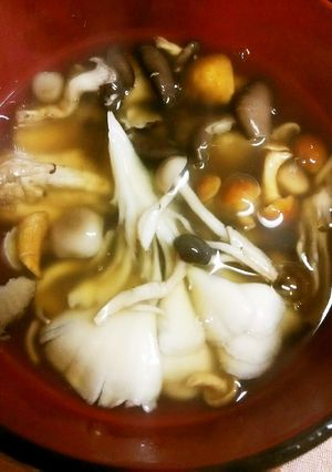 簡単!色々きのこDE美味しいきのこ汁♪-レシピのメイン写真