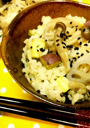 サツマイモいっぱい♡秋の炊き込みごはん-レシピのメイン写真