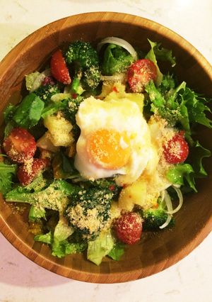 冷凍卵をオン♪具沢山シーザーサラダ-レシピのメイン写真