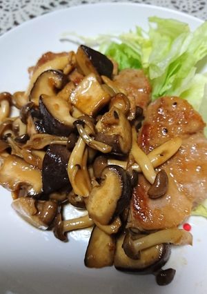 豚ヒレ肉のソテー☆たっぷりキノコソース-レシピのメイン写真