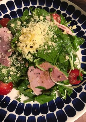 ルッコラとハムのチーズドレッシングサラダ-レシピのメイン写真