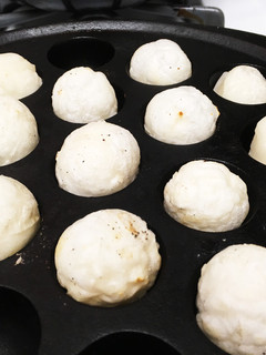 たこ焼き器で♡一口サイズ焼きもち♡-レシピのメイン写真