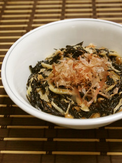 ひじきと玉ねぎと納豆のネバネバサラダ♪-レシピのメイン写真