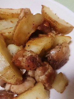 簡単!鶏もも肉とじゃがいも炒め-レシピのメイン写真