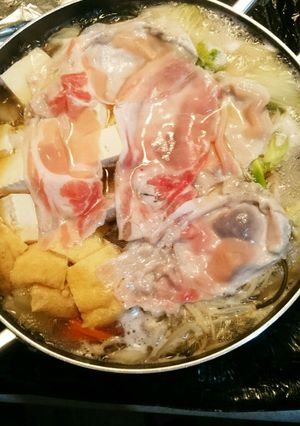 しょうゆ味♪鱈としゃぶしゃぶ肉の寄せ鍋☆-レシピのメイン写真