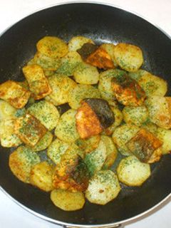 魚・鮭とじゃが芋の簡単カレー粉炒め物-レシピのメイン写真
