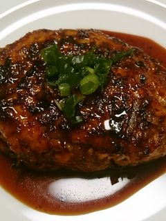 ワインに合う♪鶏ひき肉の照焼きハンバーグ-レシピのメイン写真