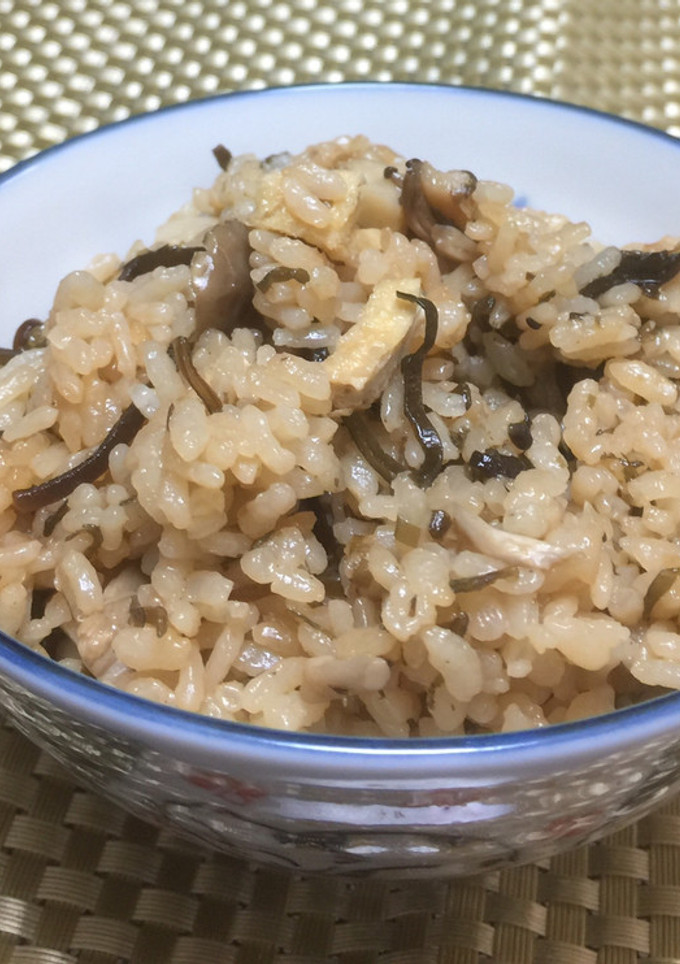塩昆布とシメジの炊き込みご飯-レシピのメイン写真
