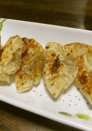 カニカマとチーズ入り餃子-レシピのメイン写真