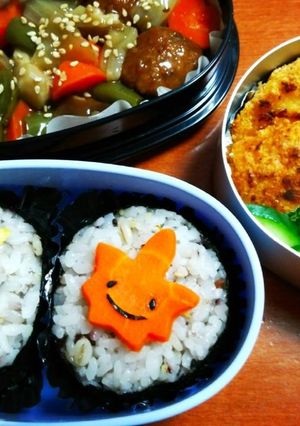 卵＆人参／いちょう＆紅葉デコおにぎり弁当-レシピのメイン写真