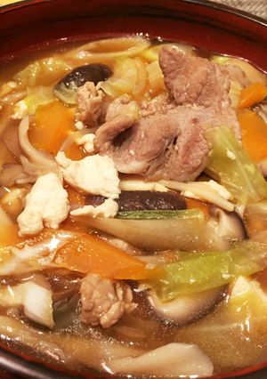 野菜ときのこたっぷり!しょうゆ味の豚汁-レシピのメイン写真