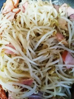 5分で出来るもやしとベーコンの炒めもの-レシピのメイン写真