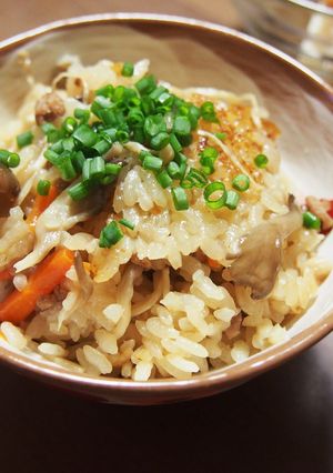 美味♡きのこ・人参・ひき肉の炊き込みご飯-レシピのメイン写真