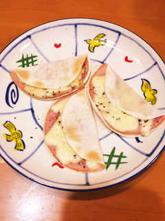 10分で完成!餃子の皮でハムチーズ焼き-レシピのメイン写真