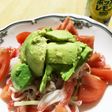 アボカドのカニかまきゅうりトマト添サラダ