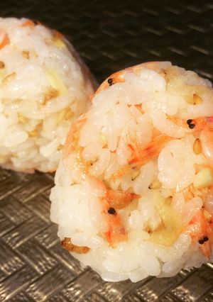 桜海老と胡麻、生姜のおにぎり-レシピのメイン写真