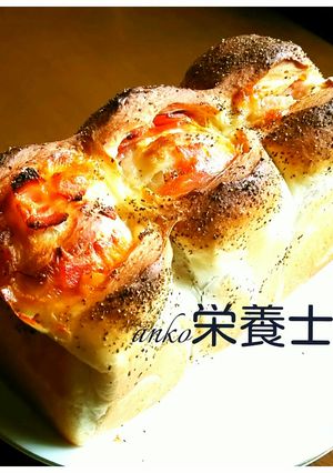 ★簡単本格的♪ベーコンチーズ山型食パン-レシピのメイン写真