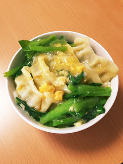 超簡単!!餃子と小松菜のどんぶり♪-レシピのメイン写真